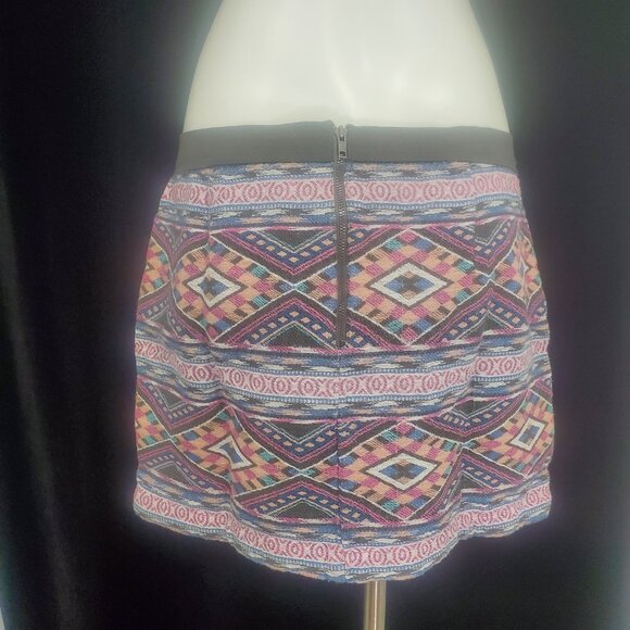 American Eagle Outfitters Southwest Aztec Pastel Print Mini Skirt Size 8 - Picture 4 of 8